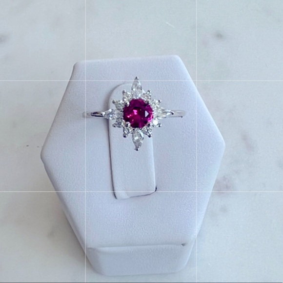 Sale $18 Firm! .925 Sterling Silver Starburst Simulated Ruby Cz Ring - Picture 4 of 15
